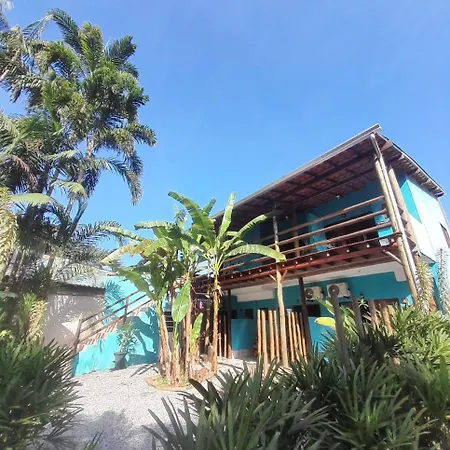 Suites Coqueiros Itamambuca-3